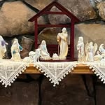 Beth Moser - @bethsbagsnbits - Instagram