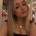 beth🍓 - @_bethmoten - Instagram