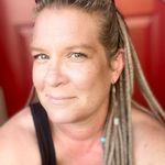 Beth Muir - @bethmuir79 - Instagram