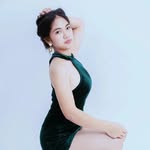 Beth Paris - @bitcxhyll - Instagram