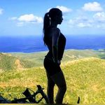 Beth Pollock - @bethpollock23 - Instagram