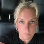 Beth Pugh - @bethenoff - Instagram