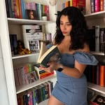 Lissbeth - @readingwithlissbeth - Instagram