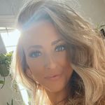 Bethany Sanders - @bethsandersyoga - Instagram
