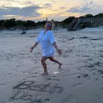 Beth Scully - @bethscully77 - Instagram
