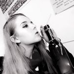 Beth Thornton - @rabbithabbits2106 - Instagram