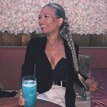 @_bethupton - Instagram