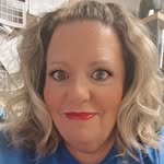 Beth Weir - @merchgirl521 - Instagram