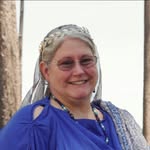 Beth Wolf - @thecrownandchalice - Instagram