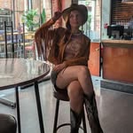 Beth Wright-Sharp - @bethmaews - Instagram