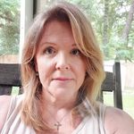 Beth Wynne - @bethwynnee - Instagram