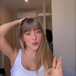 Bethan Hunter - @maroosnit - Instagram