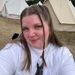 Bethan Turner - @beth_emma98 - Instagram