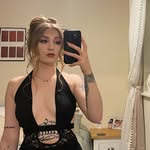 Bethany Armstrong - @bethanyarmstrong48 - Instagram