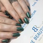 Bethany Button - @thebeautyroommarshchapel - Instagram