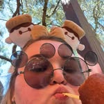 bee - @bethanyglover - Instagram