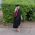 Beth - @_bethanykelly - Instagram