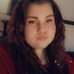 Beth Kinney - @bethanykinney18 - Instagram