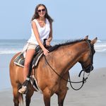 Bethany Laird - @bethany11899 - Instagram