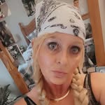 Bethany Largent - @momma_large - Instagram
