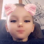 Bethany Pitt - @beth_bubble_10 - Instagram