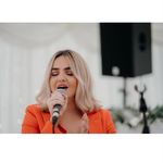 Bethany Dinsdale: Singer. - @bethdsinger - Instagram
