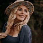 Bethany Wall - @2thewndow2bwall - Instagram