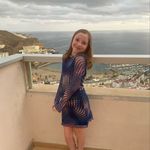 betsy cartwright - @betsycarts - Instagram