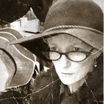 Betsy Jackson-Craig - @betsycyiart - Instagram