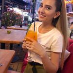 Betsy Muniz Majewski - @betsyq_pmuniz - Instagram