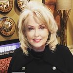 Betsy Robinson - @missbowwow13 - Instagram