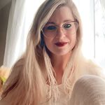 Dr. Betsy Usher - @relationshipabusetherapist - Instagram