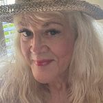 Betsy Brooks Warren - @ebwarren2012 - Instagram