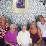 Betty Knowles - @bettyknowles30 - Instagram