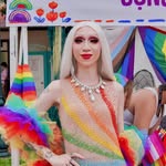 Betty Queen - @itsbettyqueen - Instagram