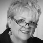 Bev Hendricks - @sociallychallengedqueen - Instagram