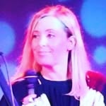 Bev Howard - @beviesings - Instagram