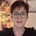 Bev Phillips - @bevbl3 - Instagram