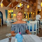 Bev Rose - @bevrose128 - Instagram