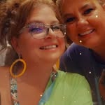 Beverly Bunch - @thereissunshineinmypocket - Instagram