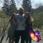 Beverly Button - @beverly.button.777 - Instagram