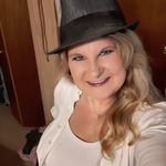 Beverly Hunt - @beverlyartgallery - Instagram