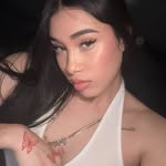 𝘉𝘦𝘺𝘰𝘯𝘤𝘦 𝘌𝘴𝘵𝘳𝘦𝘭𝘭𝘢 - @beyonceee._ - Instagram