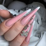 Bianca Mareș - @nailsbybianca.m - Instagram