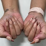 Bin Lee - @nailsbybinle - Instagram