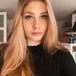 Laura Fies - @black.night.princess - Instagram