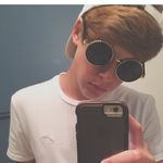 @__.blake.gray.__ - Instagram