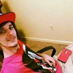 bobby - @bobbyroach2516 - Instagram