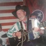 bobbyleesmiddy - @bobbysmiddy15 - Instagram