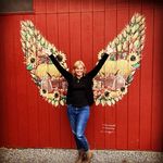 Bonnie Black Edwards - @paintnightwithbonnie - Instagram